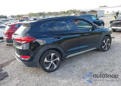 2018 Hyundai Tucson Value z USA, uszkodzony, nr VIN KM8J33A21JU809607